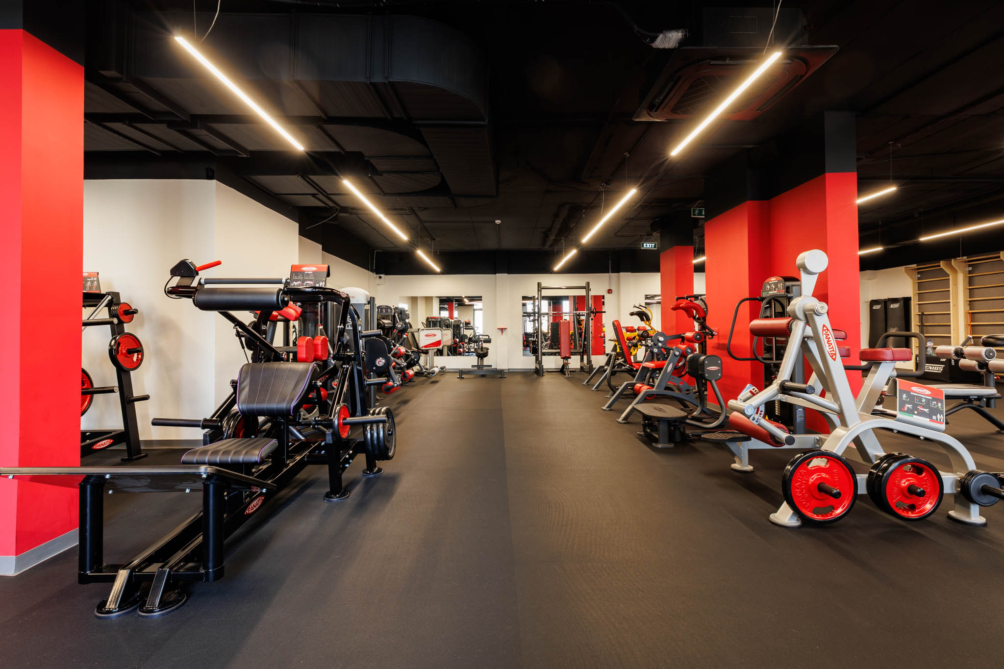 Фитнес la Palestra с оборудване Panatta